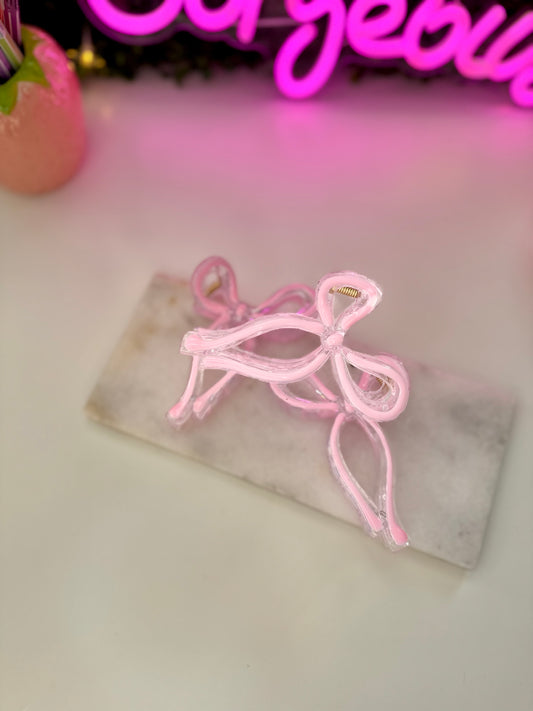 Pink bow hairclip