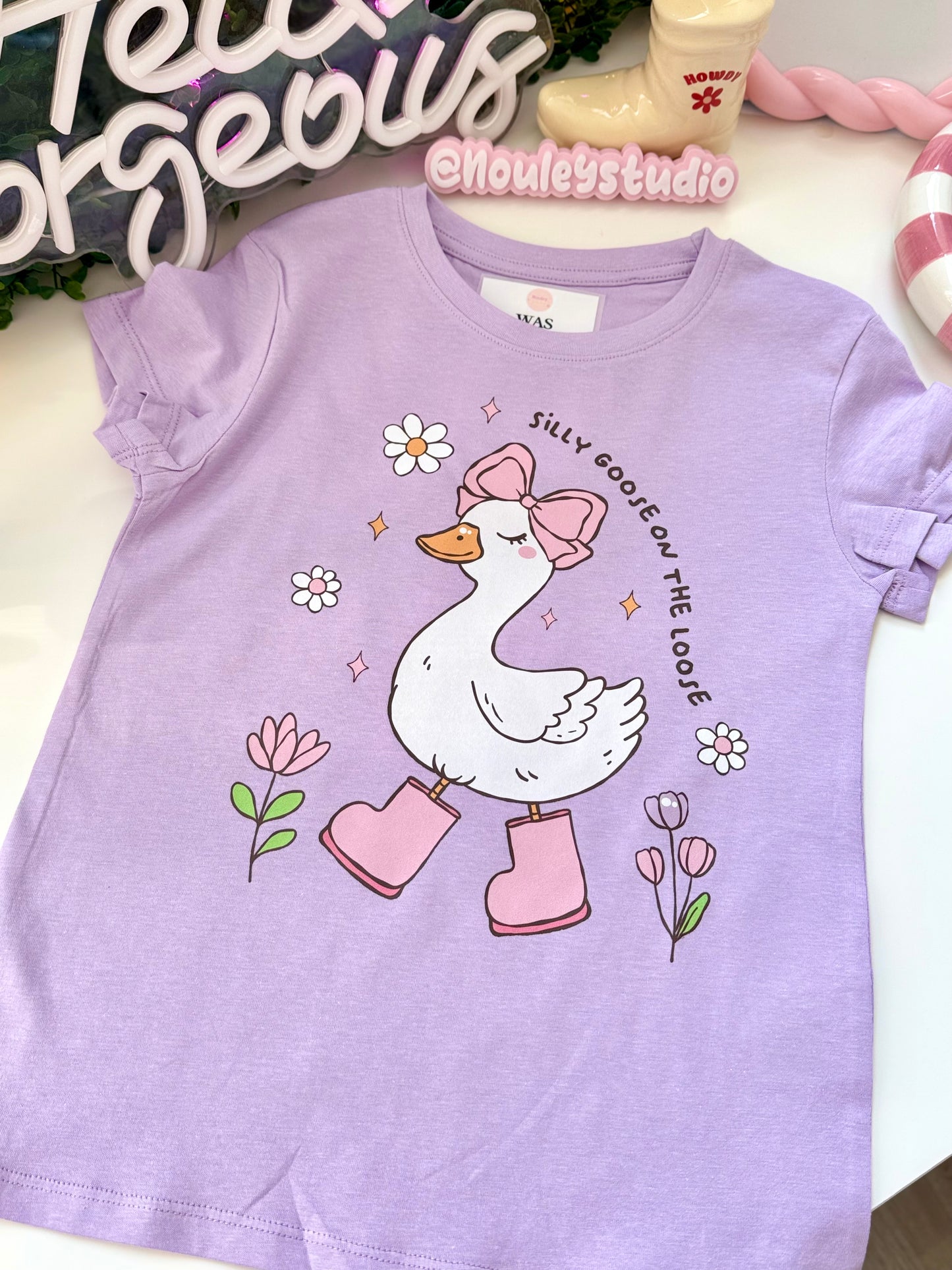 T-Shirt | Silly goose on  ( Pre-Order)