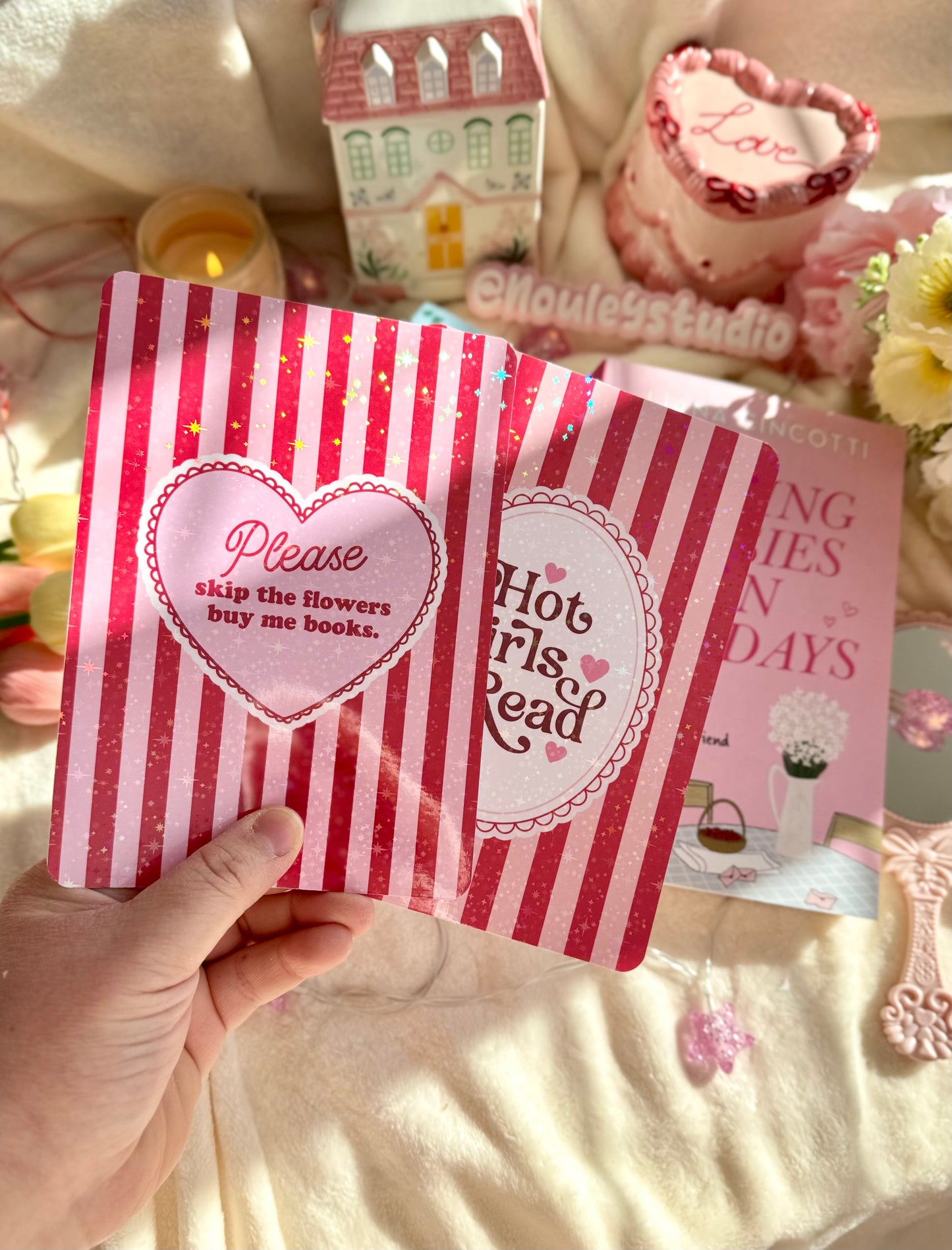 E-reader
insert | Cool Girl