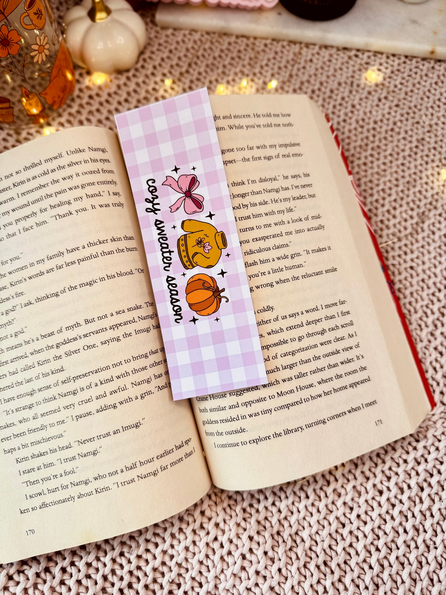 Bookmark l Cozy sweater season