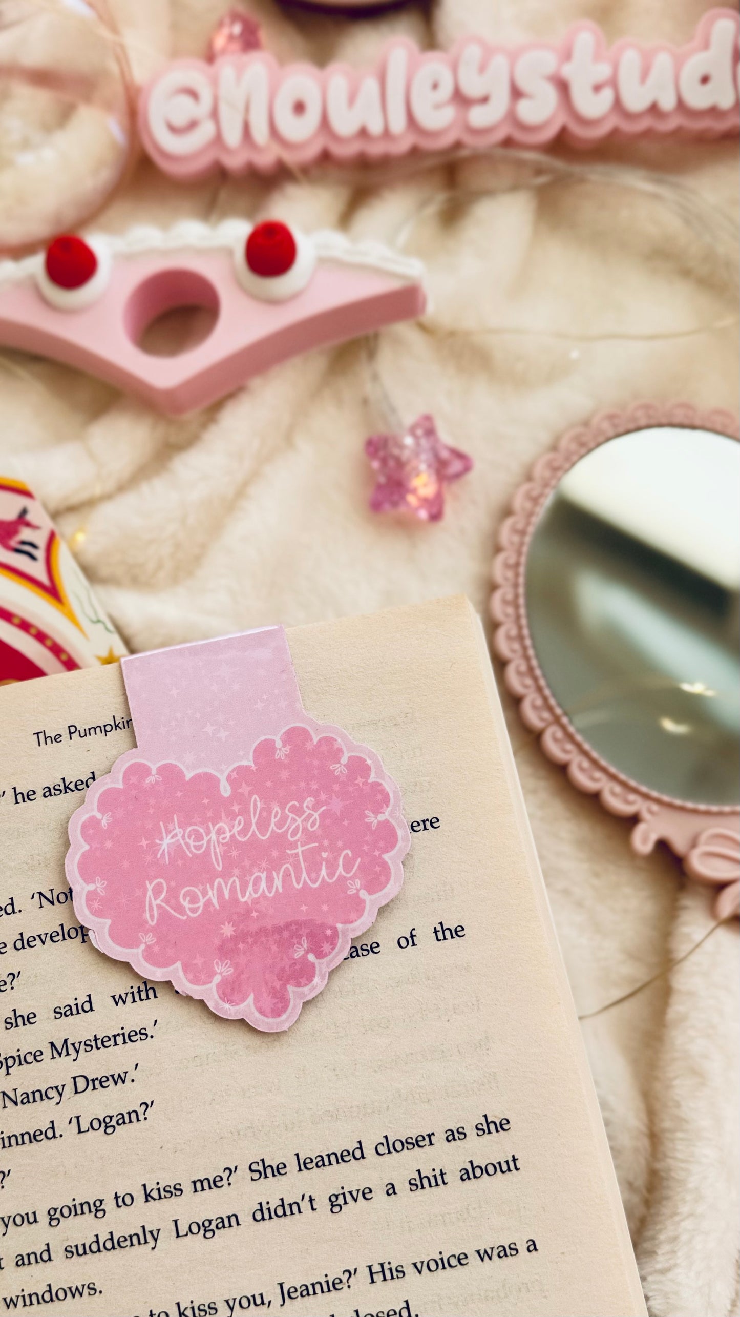 Magnetic Bookmarks l Hopeless Romantic