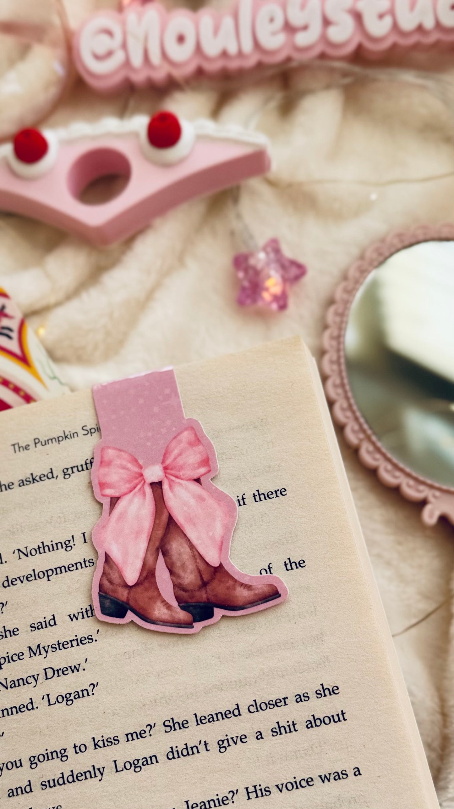 Magnetic Bookmarks l Cowgirl boots